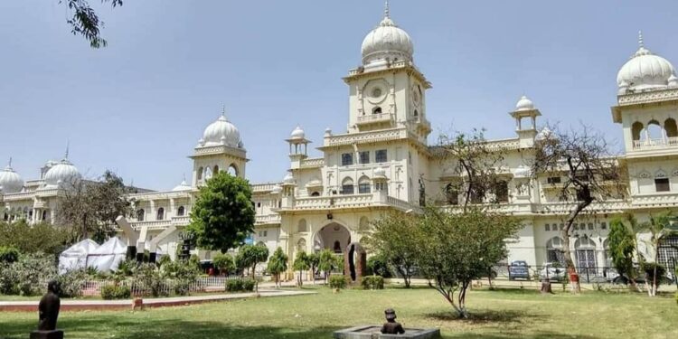 lucknow-university-foreign-students-application-record-2026