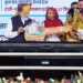 पीएम मोदी ने पांच लाभार्थियों को सौंपी नए घर की चाबी