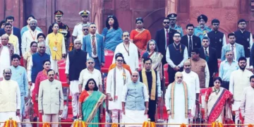 Vande Mataram 150 Years: लाल किले पर पहली बार पूरा राष्ट्रगीत, 21 तोपों की सलामी और पुष्पवर्षा