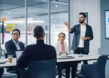 20-30 हजार सैलरी हाइक के लिए नौकरी बदलना