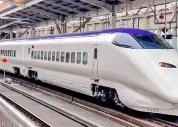मुंबई अहमदाबाद बुलेट ट्रेन 2027