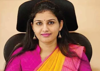 रेणु राज ने एमबीबीएस के बाद किया यूपीएससी क्रैक