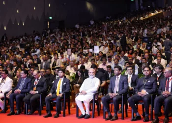 यशोभूमि, नई दिल्ली में 10वें इंडिया मोबाइल कांग्रेस के उद्घाटन पर प्रधानमंत्री नरेंद्र मोदी, 8 अक्टूबर 2026। श्रेय : पीएमओ (pmindia.gov.in)