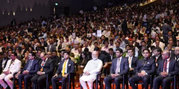यशोभूमि, नई दिल्ली में 10वें इंडिया मोबाइल कांग्रेस के उद्घाटन पर प्रधानमंत्री नरेंद्र मोदी, 8 अक्टूबर 2026। श्रेय : पीएमओ (pmindia.gov.in)