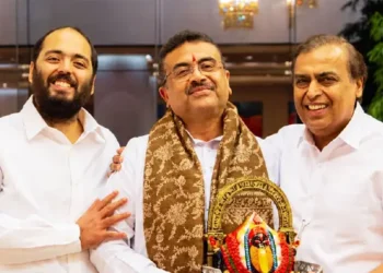 मुकेश अंबानी और बेटे अनंत ने 'एंटीलिया' में शुभेंदु अधिकारी का किया ग्रैंड वेलकम