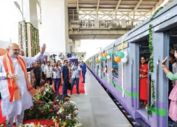 देश की पहली LNG ट्रेन शुरू, रेलवे का बड़ा कदम