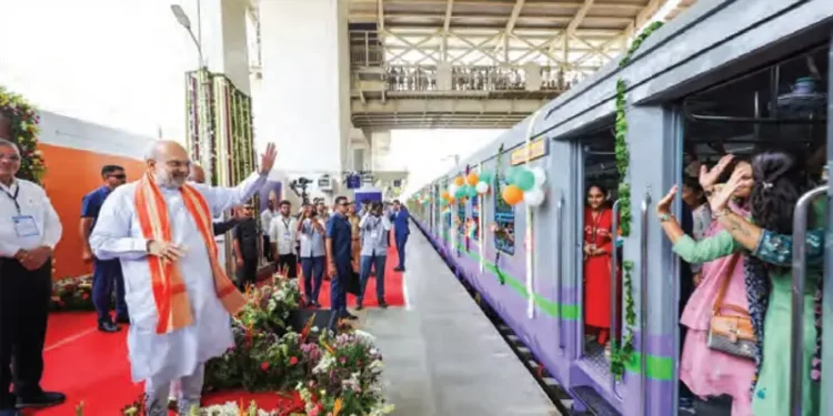 देश की पहली LNG ट्रेन शुरू, रेलवे का बड़ा कदम