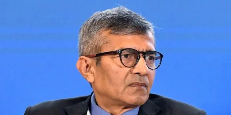 रक्षा सचिव राजेश कुमार सिंह का कार्यकाल एक साल बढ़ा