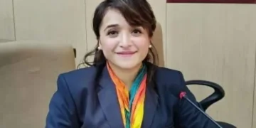 झुग्गी से सफर, हर मुश्किल को हराकर आईआरएस अफसर बनीं उम्मुल