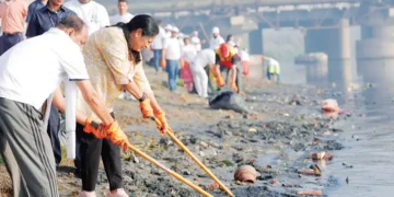 यमुना को स्वच्छ बनाने के लिए दिल्ली के 70 घाटों पर उतरे हजारों लोग